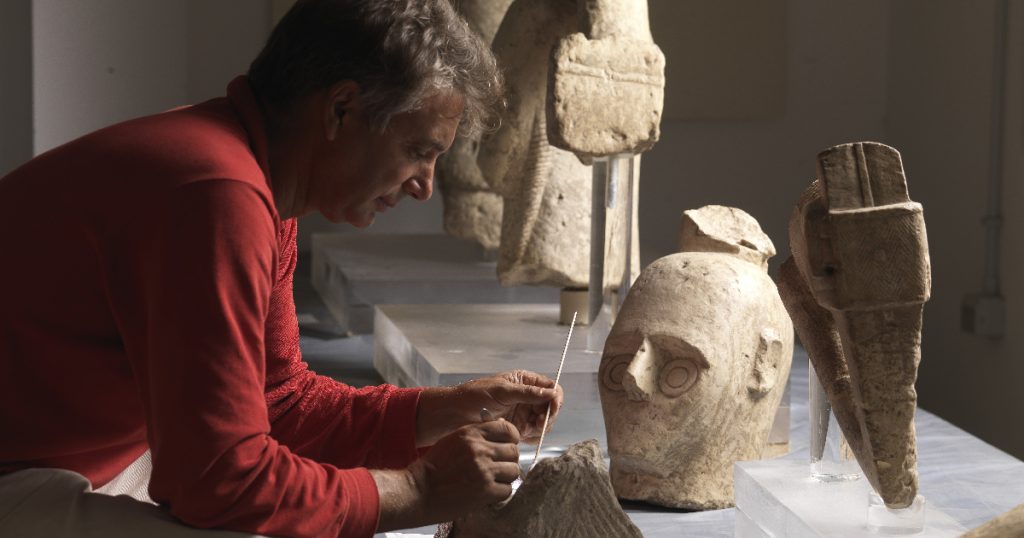 Zehntausend Steinfragmente bilden das, was bisher vom Skulpturenkomplex des Mont’e Prama gefunden wurde.